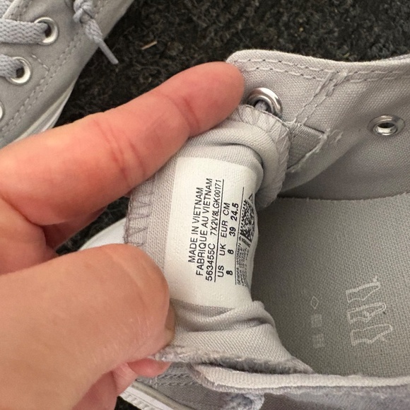 Converse shoes - Picture 4 of 4